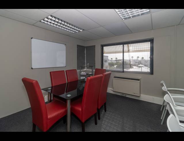 133M² BUSINESS TO LET IN PARKLANDS
